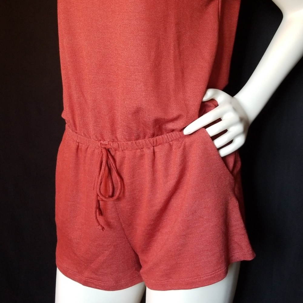 NEW. Forever 21 romper - Picture 7 of 8